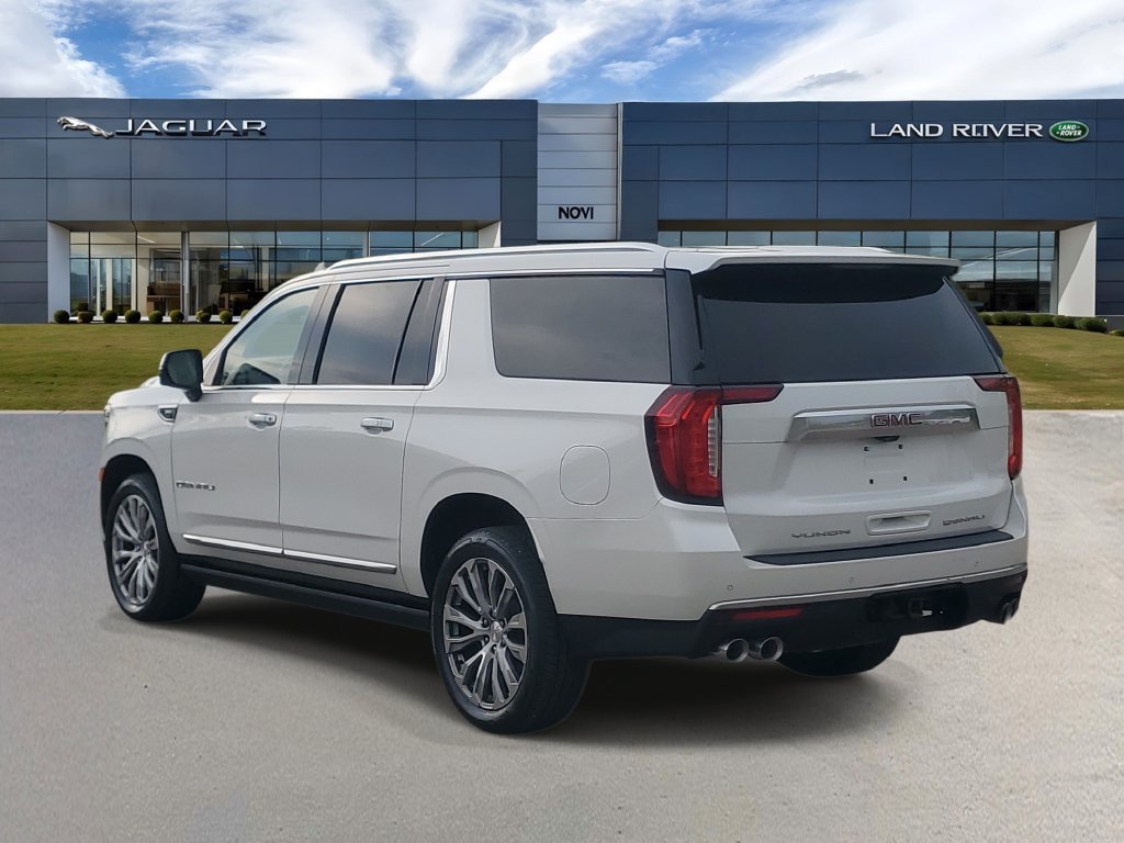 Used 2021 GMC Yukon XL Denali w/ Denali Premium Package AWD/4WD image 4