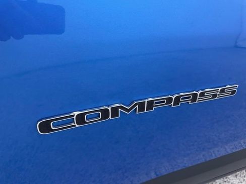 Used 2025 Jeep Compass Limited AWD/4WD image 9