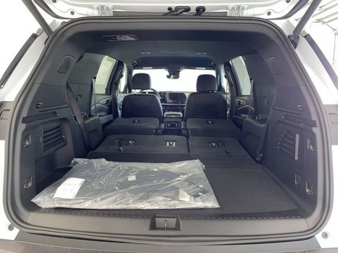 New 2026 Chevrolet Traverse LT w/ Midnight/Sport Edition AWD/4WD image 20