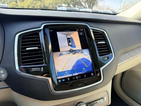 Certified 2024 Volvo XC90 T8 Plus w/ Protection Package Premier image 21