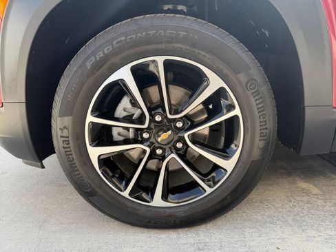 Used 2025 Chevrolet TrailBlazer LT FWD image 29