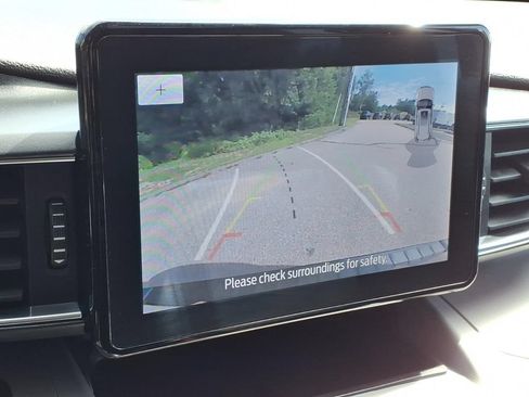 Used 2023 Ford Explorer XLT w/ Equipment Group 202A AWD/4WD image 28