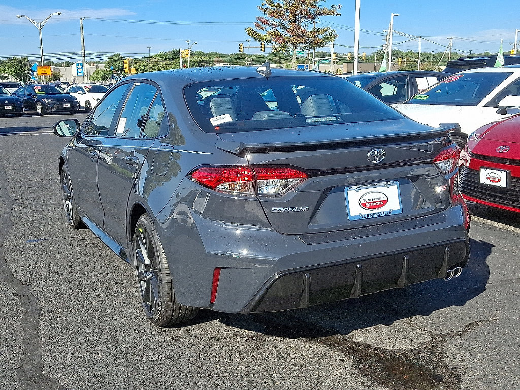 Used 2026 Toyota Corolla SE w/ SE Package FWD image 3