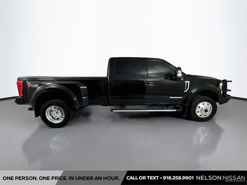Used 2017 Ford F450 Lariat w/ Lariat Ultimate Package AWD/4WD image 4