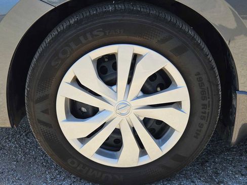 Used 2025 Nissan Versa S w/ Trunk Package FWD image 12