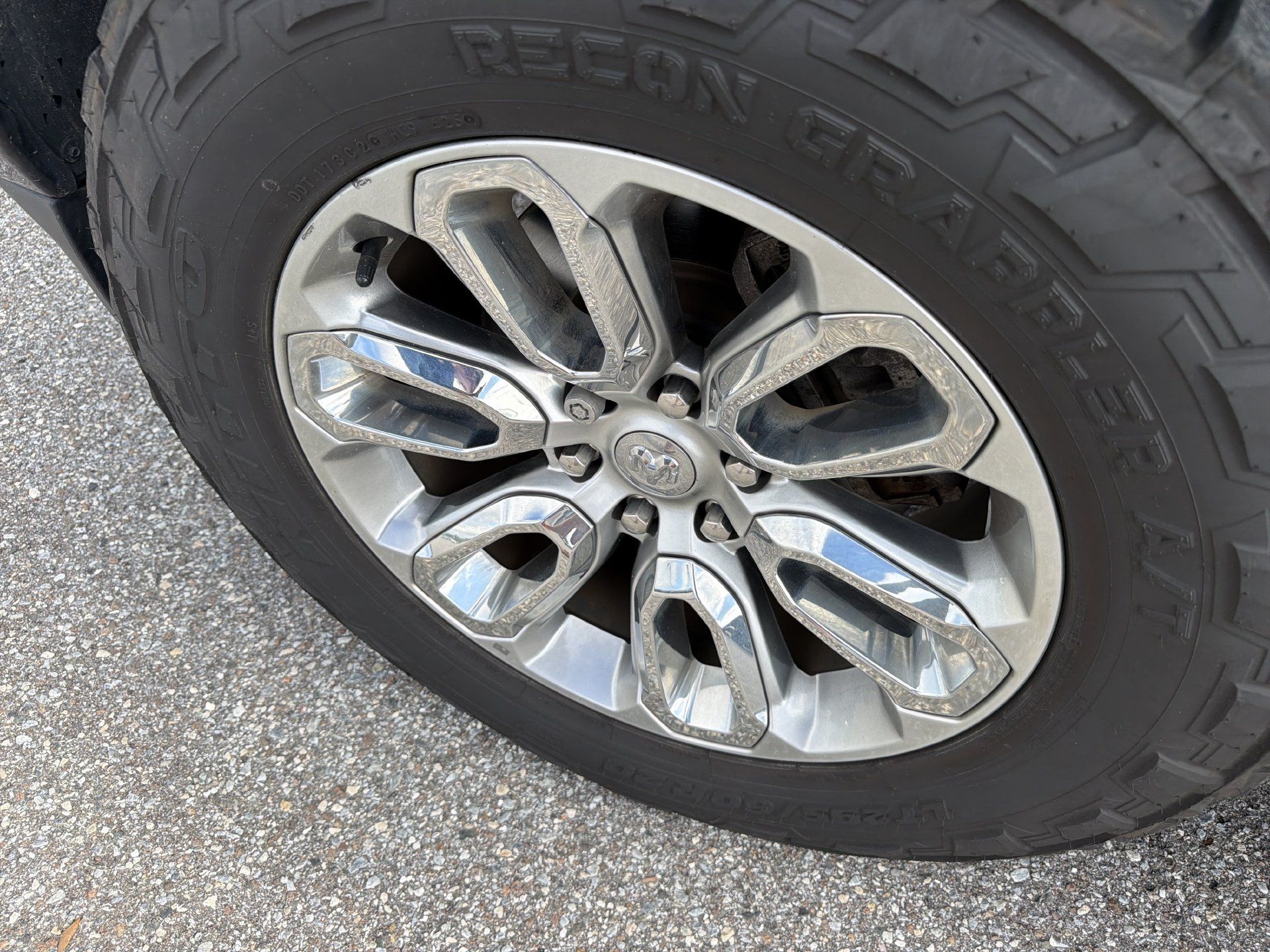 Used 2023 RAM 1500 Laramie AWD/4WD image 10