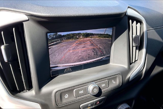 Used 2024 GMC Terrain SLE FWD image 19