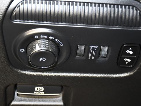 Used 2024 Jeep Wagoneer Series III image 37