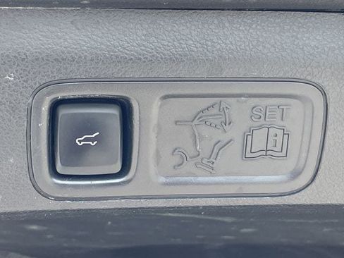 Used 2018 Ford Expedition Platinum image 32