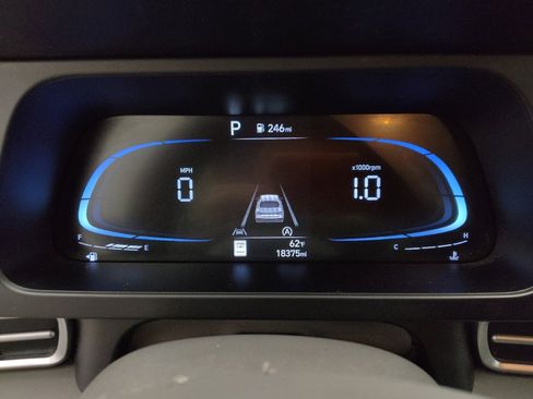 Used 2024 Hyundai Elantra SE image 23