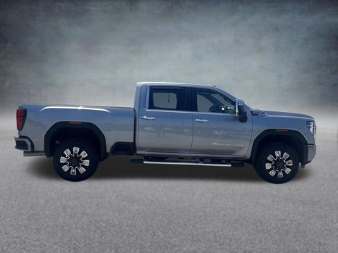Used 2024 GMC Sierra 2500 Denali w/ Denali Reserve Package AWD/4WD image 7