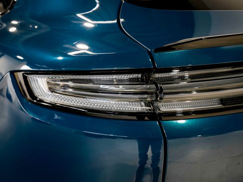 Used 2024 Porsche Cayenne Coupe image 42