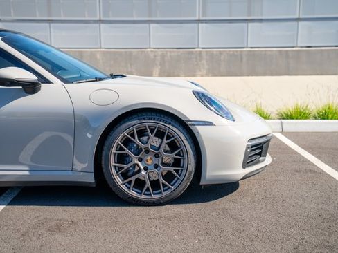 Used 2024 Porsche 911 Carrera RWD image 9