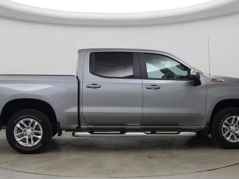 Used 2025 Chevrolet Silverado 1500 LT AWD/4WD image 3