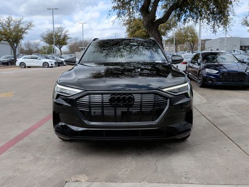 Used 2023 Audi e-tron Premium Plus w/ Premium Plus Package image 3
