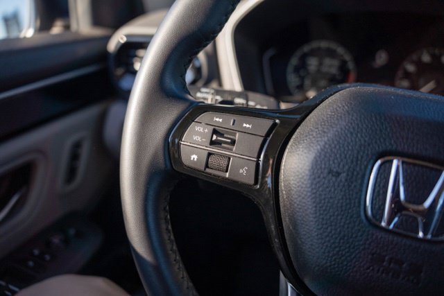 Used 2025 Honda Pilot EX-L image 18