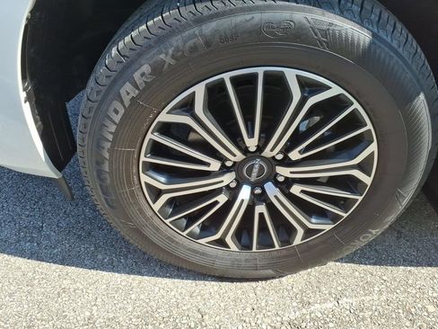 Certified 2025 Nissan Armada SL w/ Captain's Chari Seat Package AWD/4WD image 6