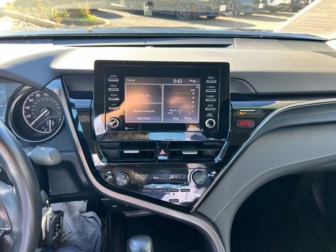 Used 2024 Toyota Camry SE image 32