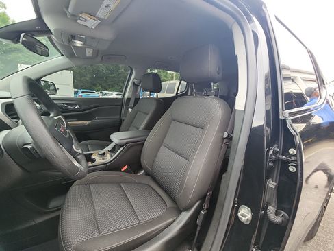 Used 2023 GMC Acadia SLE w/ Driver Convenience Package FWD image 18