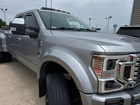 Used 2022 Ford F450 Platinum w/ FX4 Off-Road Package AWD/4WD image 3