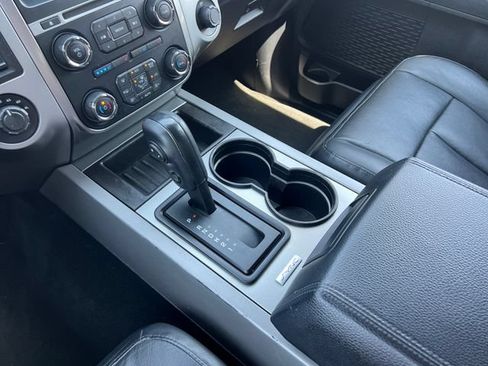 Used 2016 Ford Expedition XLT w/ Equipment Group 202A AWD/4WD image 27