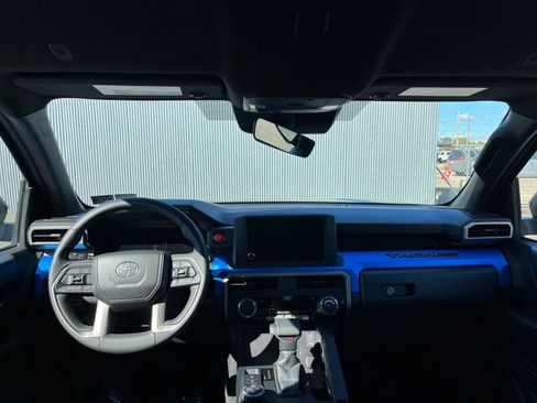 Used 2025 Toyota Tacoma TRD Off-Road image 33