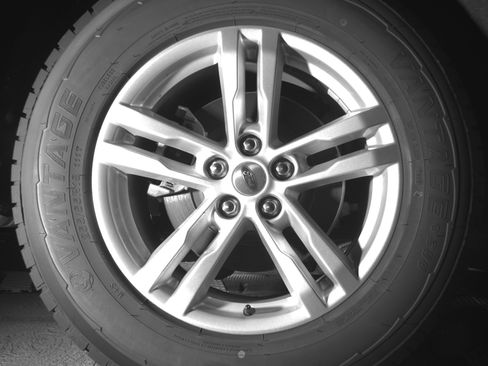 Used 2024 Ford Explorer XLT w/ Equipment Group 202A AWD/4WD image 15