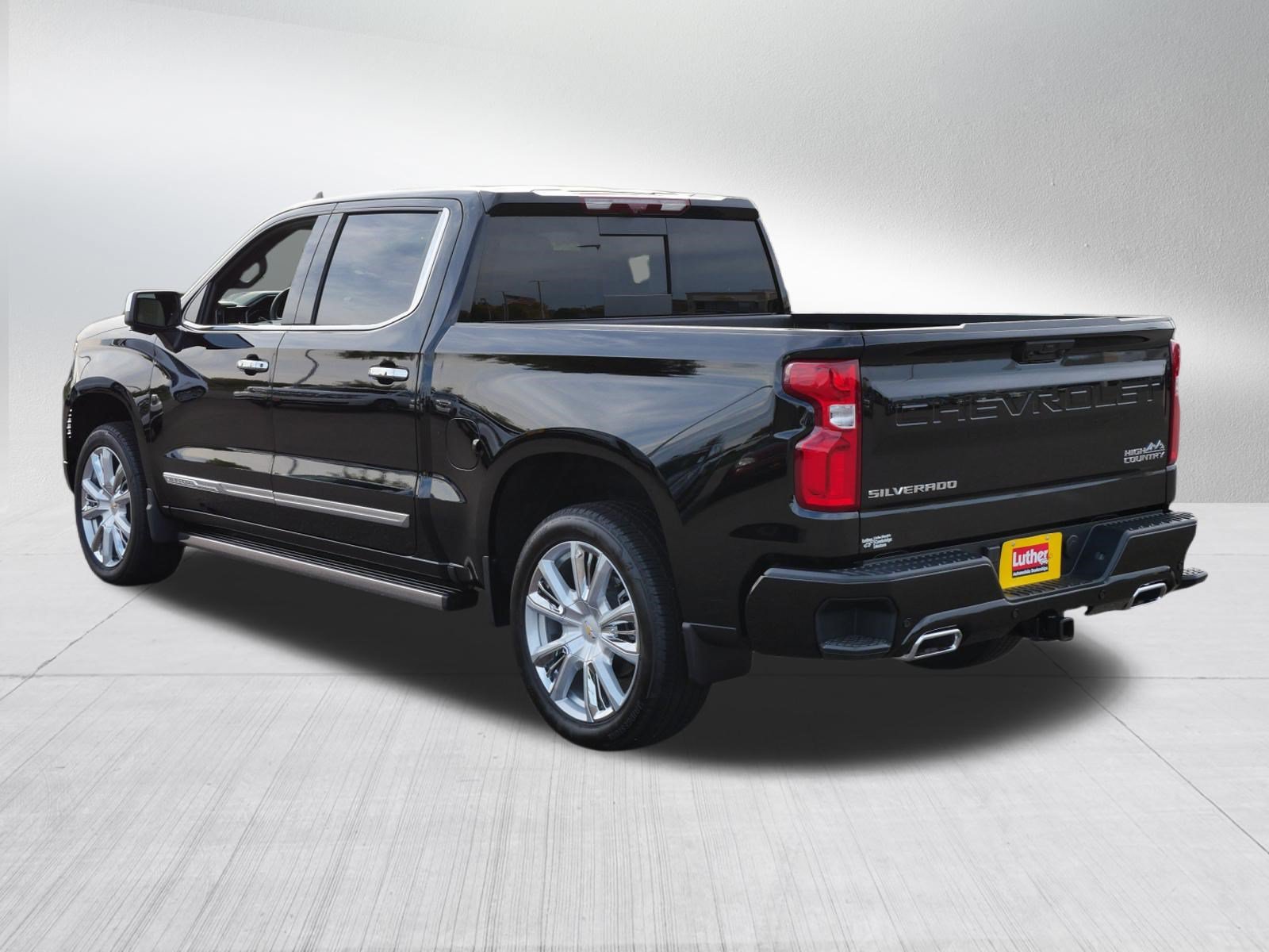 Used 2026 Chevrolet Silverado 1500 High Country AWD/4WD image 5