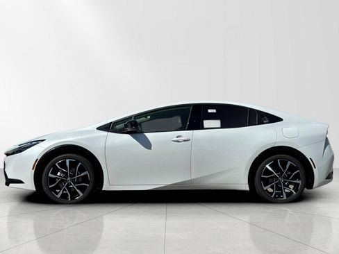 New 2026 Toyota Prius Plug-In Hybrid image 6