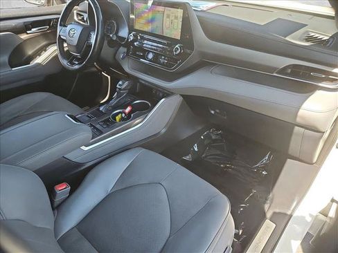 Used 2020 Toyota Highlander Limited AWD/4WD image 30