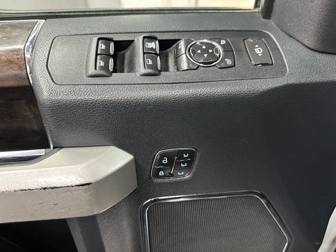 Used 2022 Ford F250 Lariat w/ Chrome Package AWD/4WD image 18