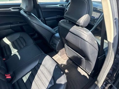 Used 2019 Ford Fusion SEL FWD image 17