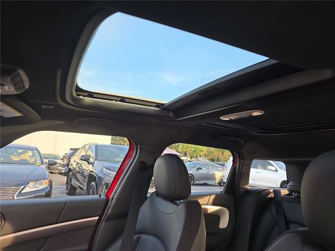 Used 2023 MINI Cooper Countryman S w/ Signature Upholstery Package image 25