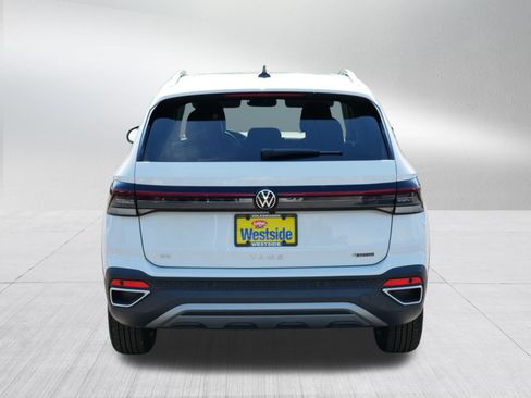 Certified 2025 Volkswagen Taos SE w/ Panoramic Sunroof Package AWD/4WD image 6