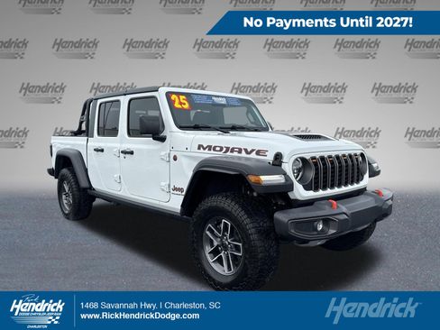 Used 2025 Jeep Gladiator Mojave w/ Convenience Group AWD/4WD image 1