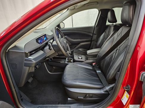 Used 2023 Ford Mustang Mach-E Select image 21