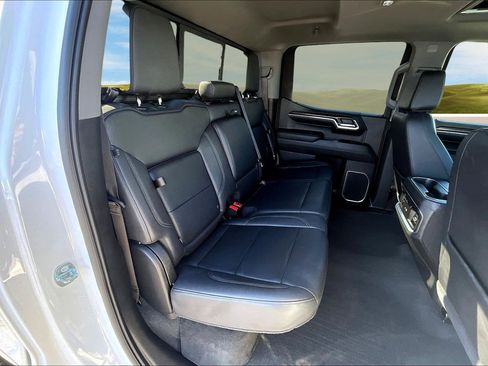 Used 2023 GMC Sierra 1500 SLT w/ SLT Premium Package image 17