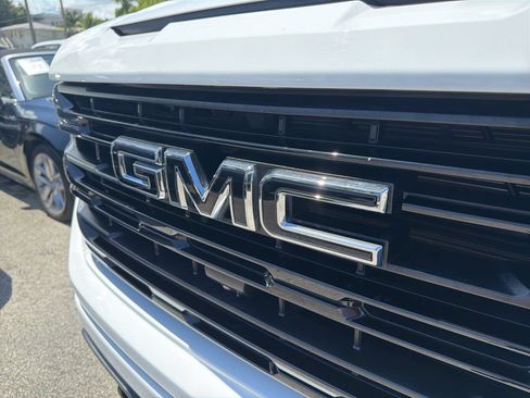 Used 2023 GMC Sierra 1500 Elevation w/ Elevation Premium Package AWD/4WD image 9