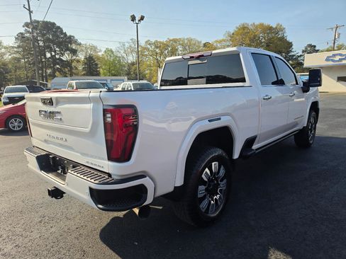 Used 2024 GMC Sierra 2500 Denali Ultimate AWD/4WD image 4