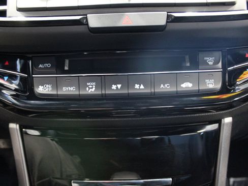 Used 2017 Honda Accord Sport image 31