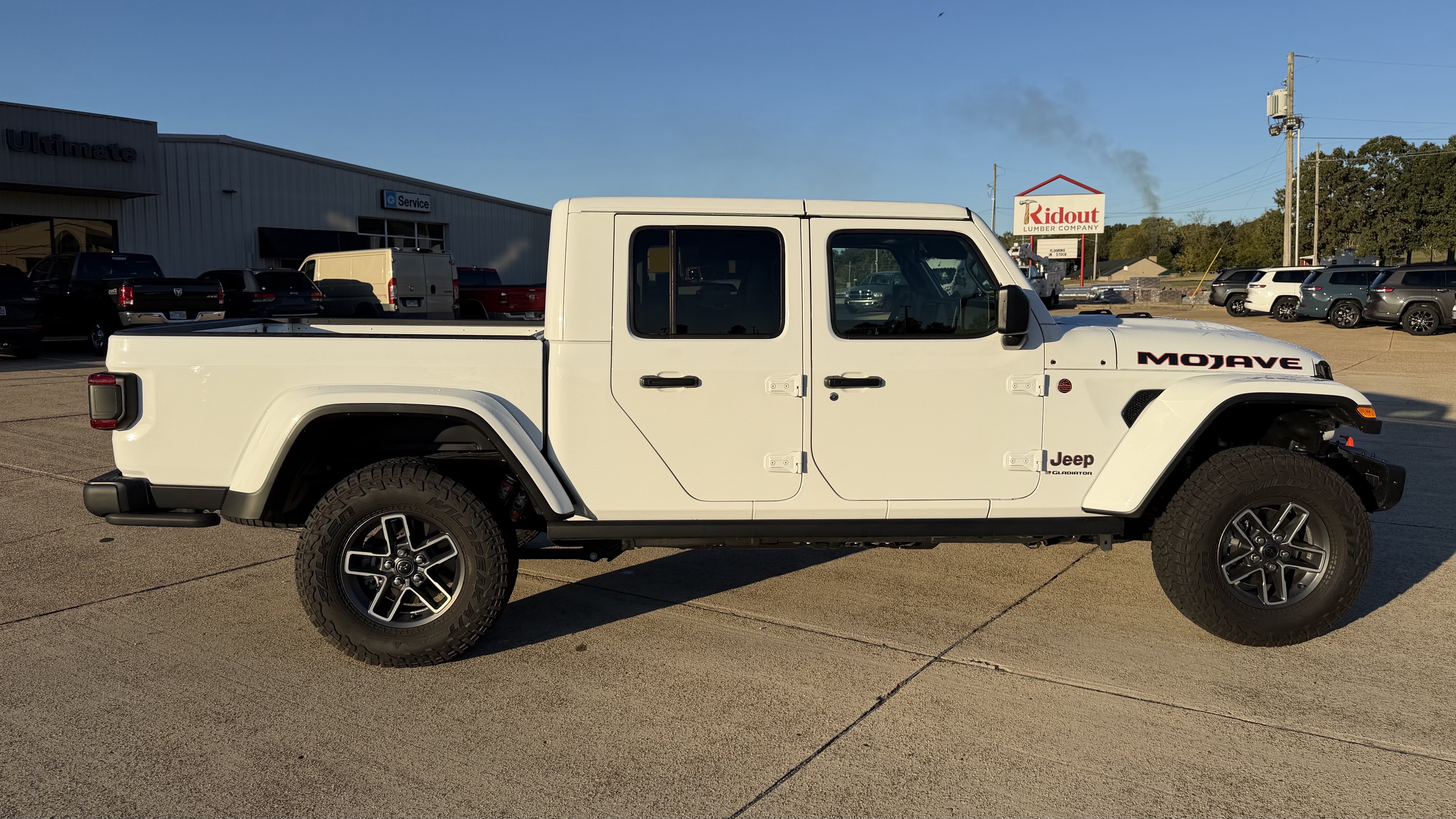 Used 2026 Jeep Gladiator Mojave AWD/4WD image 11