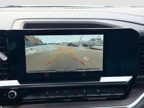 Used 2024 GMC Sierra 1500 SLT image 32