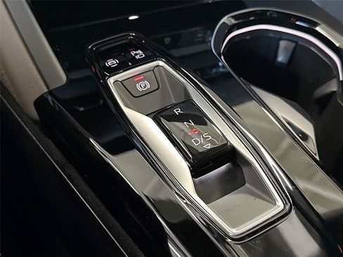 Certified 2025 Audi Q5 Premium w/ Convenience Package AWD/4WD image 17