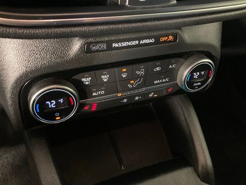 Used 2021 Ford Escape Titanium image 9