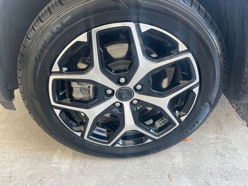 Used 2025 Jeep Compass Limited image 30