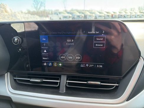 Used 2024 Chevrolet Trax RS image 21