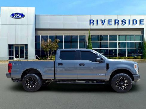 Used 2022 Ford F250 XLT w/ Black Appearance Package AWD/4WD image 8