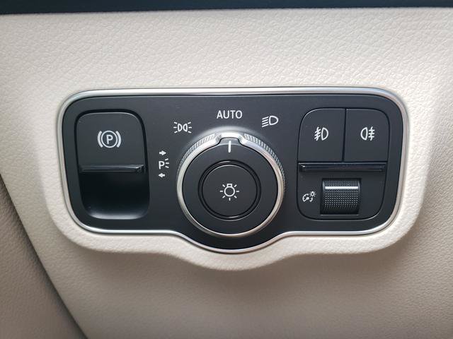 New 2025 Mercedes-Benz GLB 250 4MATIC image 25