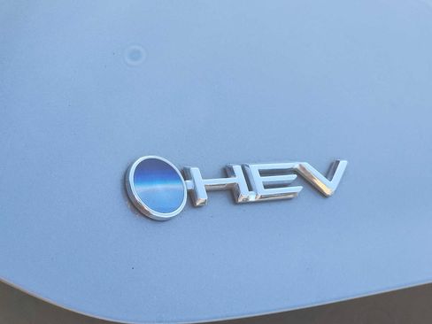 Used 2025 Toyota Camry SE image 29