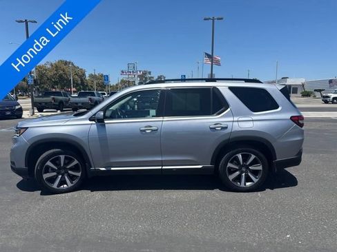 Used 2023 Honda Pilot Touring image 7